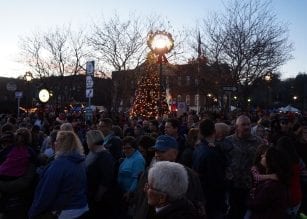 Crowds flood Downtown Ellijay for Light Up event